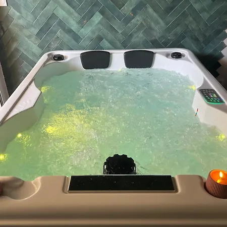 Privatif Jacuzzi & Cinema Saint-Pargoire