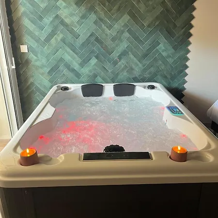Apartment Privatif Jacuzzi & Cinema Saint-Pargoire