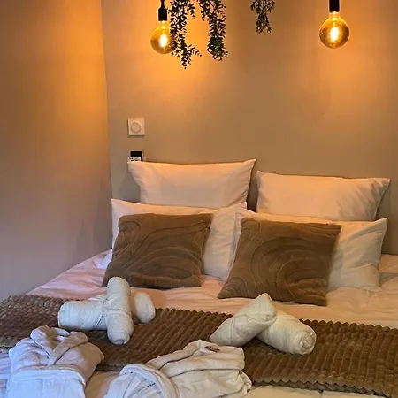 Privatif Jacuzzi & Cinema Apartment *