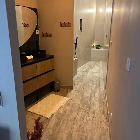 Apartment Privatif Jacuzzi & Cinema Saint-Pargoire